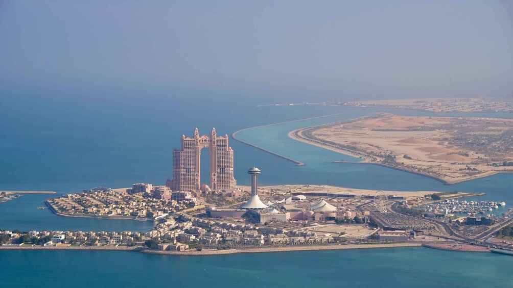 Abu Dhabi: Scenic Helicopter Tour