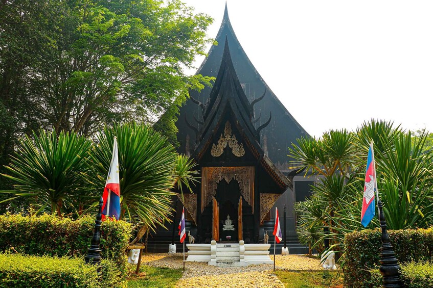 Picture 5 for Activity From Chiang Rai: Famous Temples and Golden Triangle Day Tour