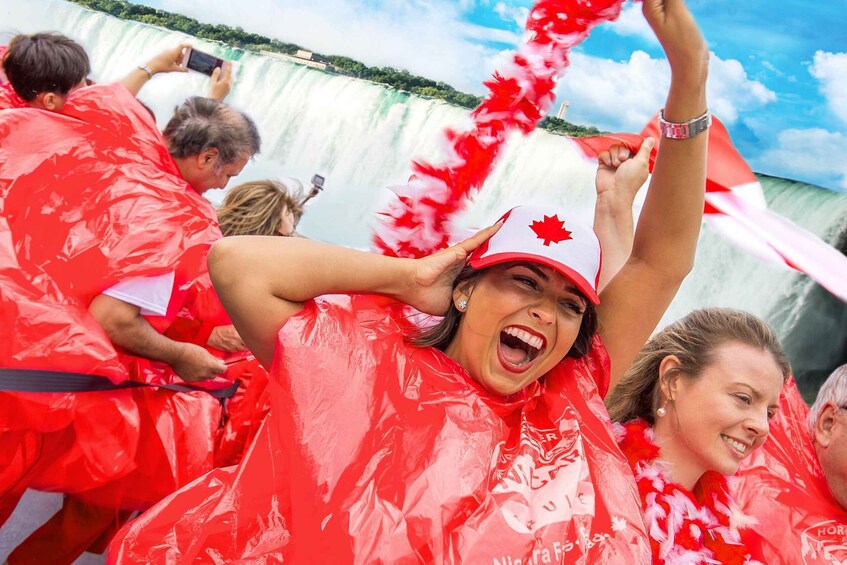 Toronto: Niagara Falls Day Tour with Boat Tour Option