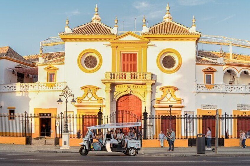 Express Tour of Seville in Private Eco Tuk Tuk