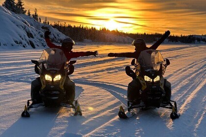 1 Hour Snowmobile Adventure in Yellowknife