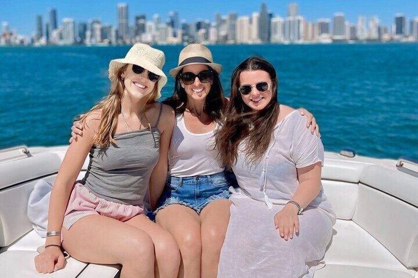 Best of Miami: Private SeaRay SDX Boat Charter with a Captain
