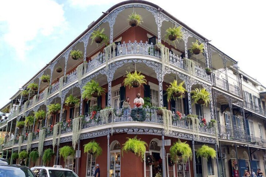 Spooky Spirits Haunted Pub Crawl - Ghost Tour in New Orleans