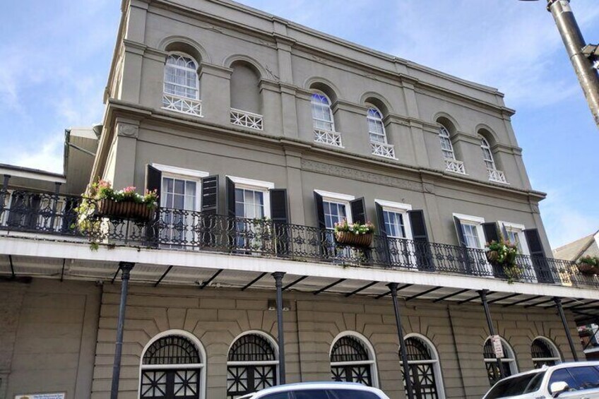 Spooky Spirits Haunted Pub Crawl - Ghost Tour in New Orleans
