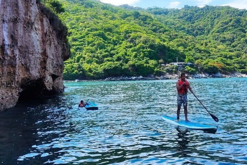 Paddleboard adventure to the arches of Mismaloya