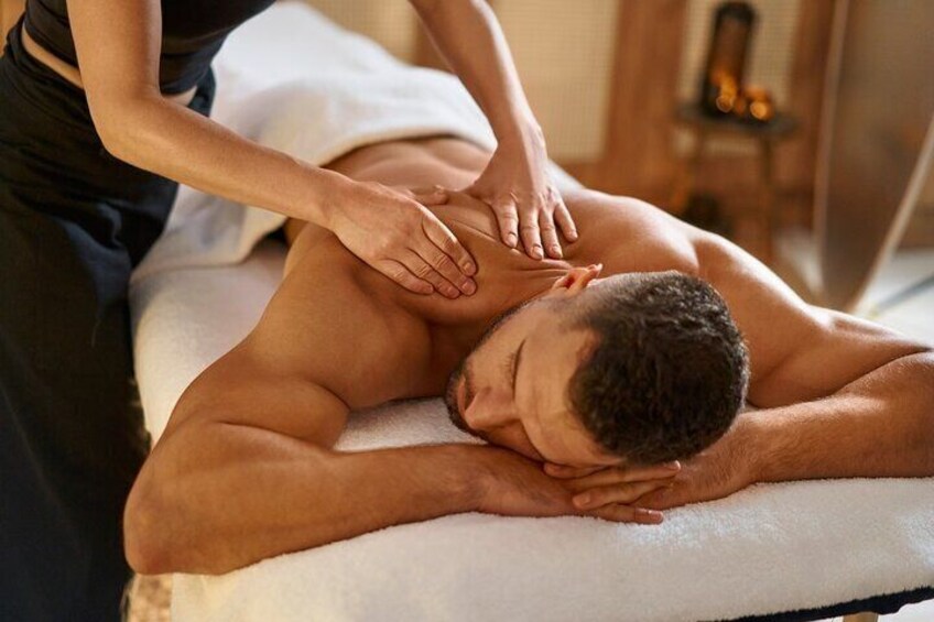 Private 2H Relaxing Massage Experience with Essential Oils