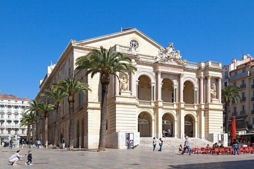 Private Heritage Walking Tour in Toulon