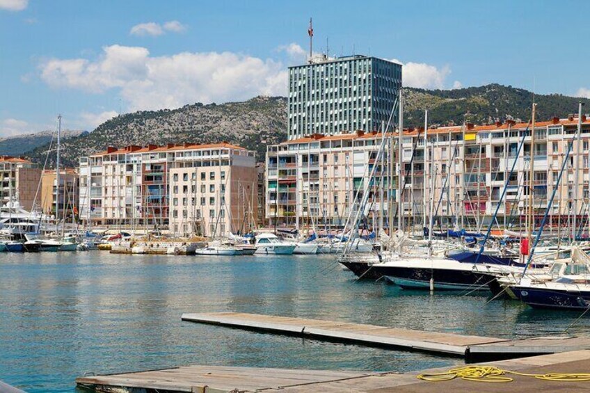 Private Heritage Walking Tour in Toulon