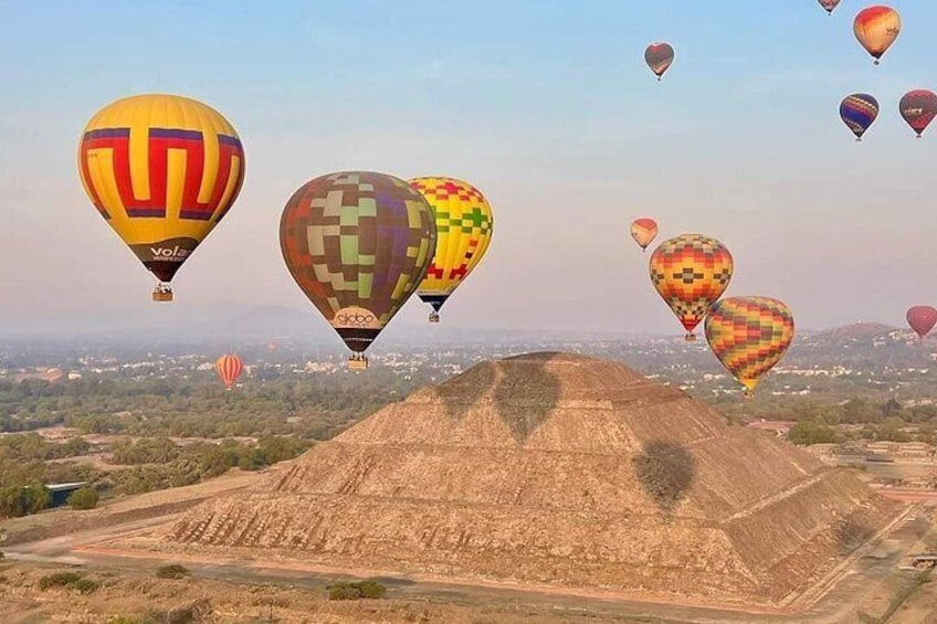 Unforgettable Balloon Flight + Tour of Teotihuacan