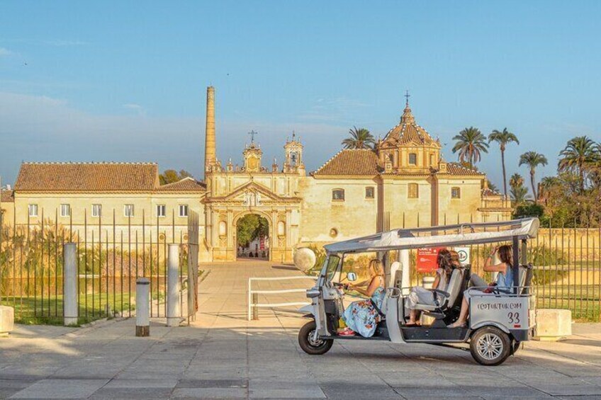 Expert Tour of Seville in Private Eco Tuk Tuk