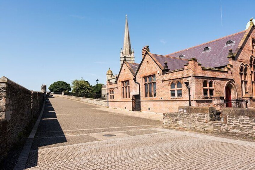 Heritage and Stories: A Comprehensive Derry Private Walking Tour