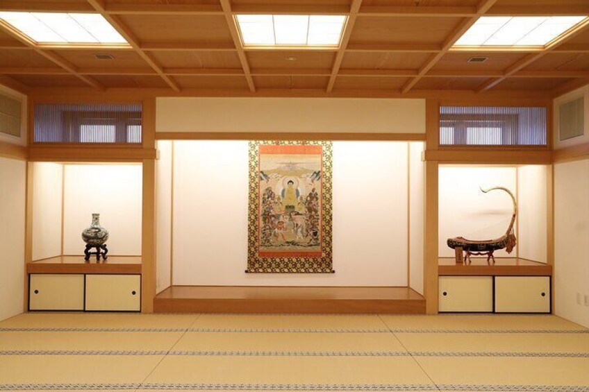 座敷：Zashiki (Japanese-style tatami room) - The course is held in a 24-mat authentic tatami room.