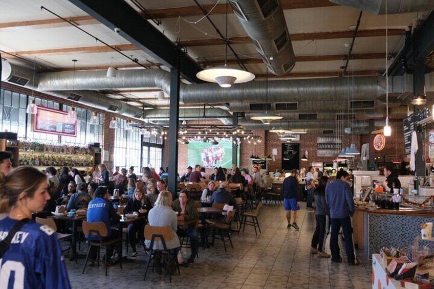 Making Pizza Experience and Walking Tour in Rino