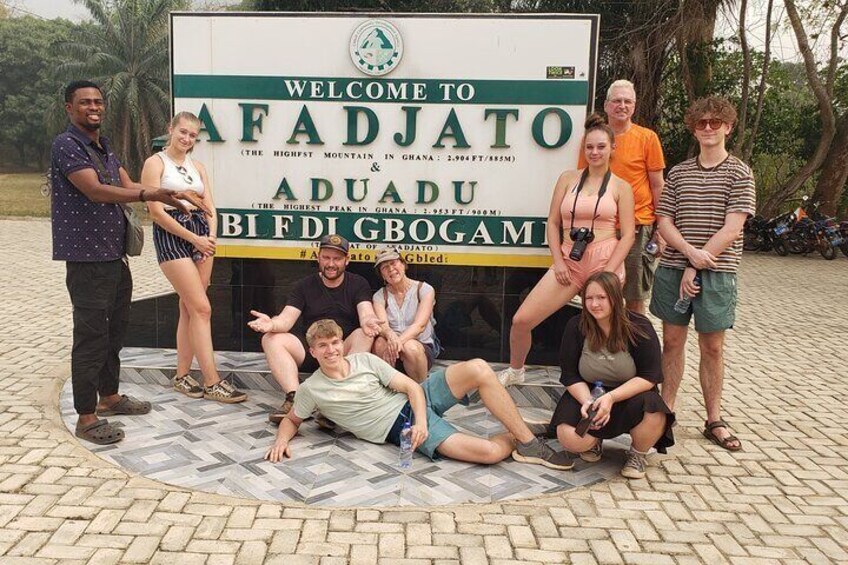 Full Day Nature Tour to Volta Regio Aburi Gardens and Cedi Beads