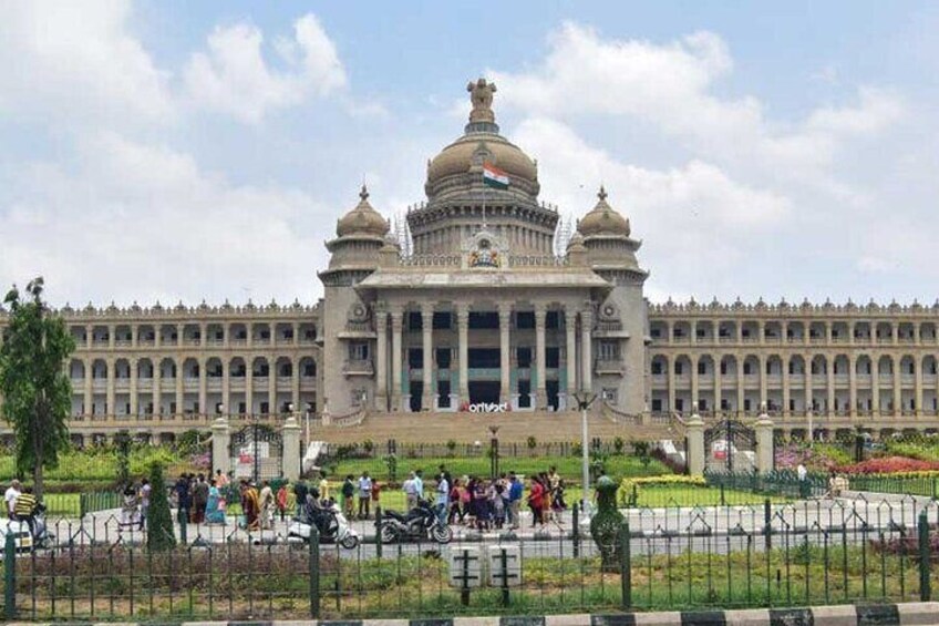 Bangalore Through the Ages: Full-Day Guided Tour with Lunch