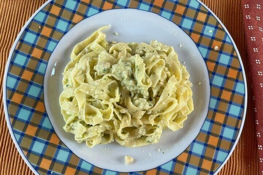 And for vegetarians... tagliatelle with lemon pesto