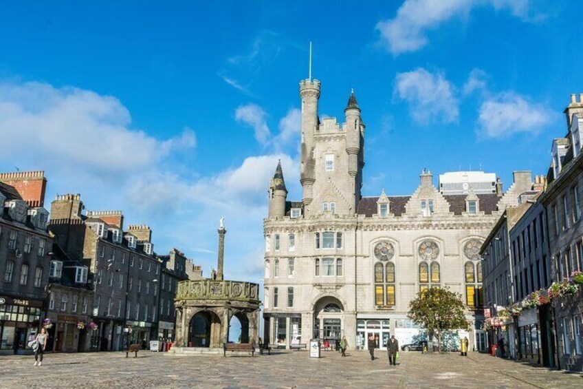 Art, History, and Hidden Gems: Aberdeen Private Walking Tour