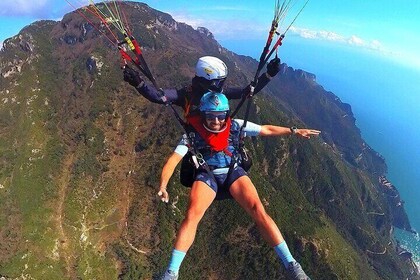 Two-seater paraglider MAIORI Amalfi Coast Hike & Fly Experience