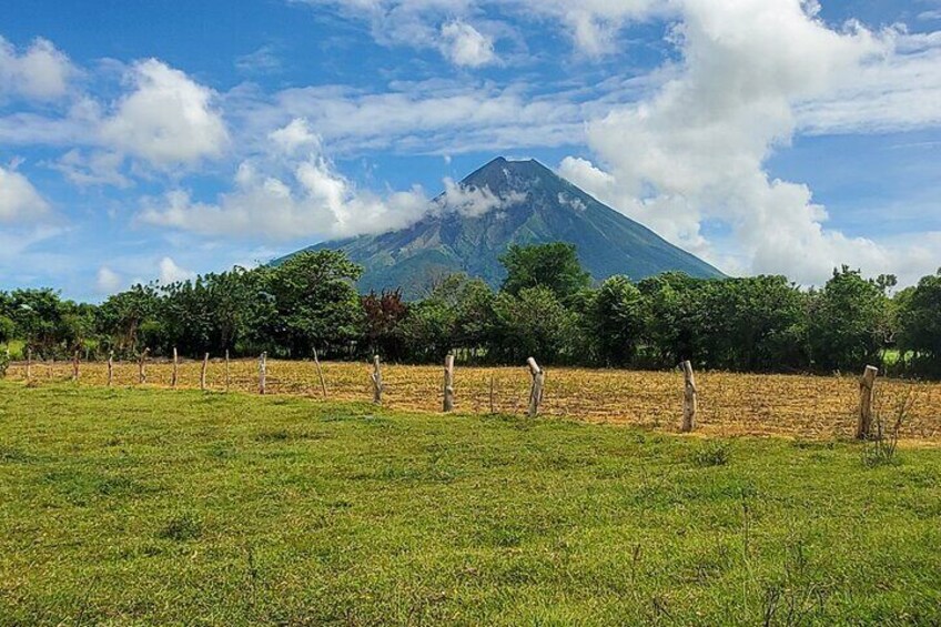 Ometepe trekking - Volcano Concepcion By Happy Tours