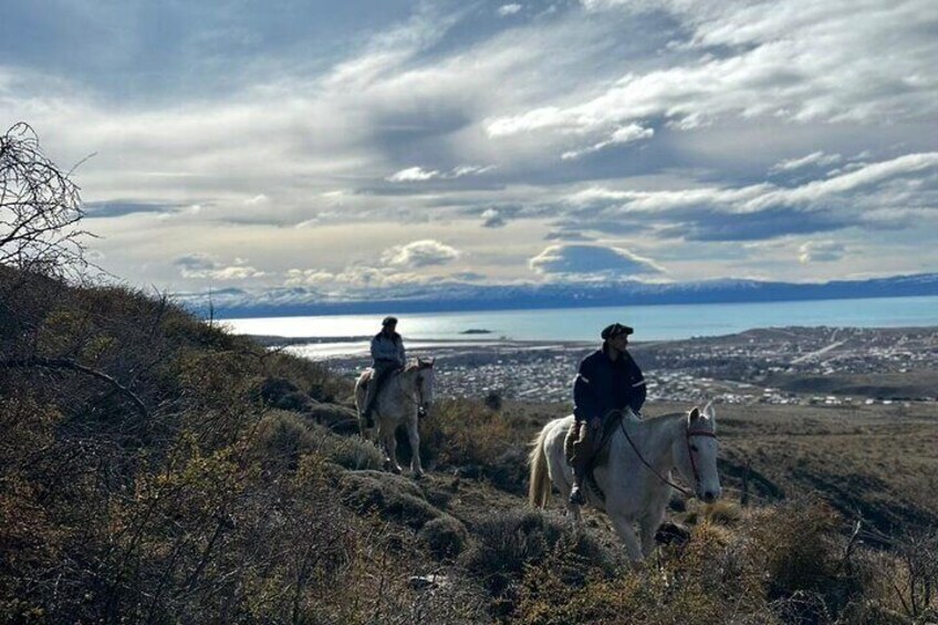 Tour with Patagonian Horseback Riding and Estancia Huyliche