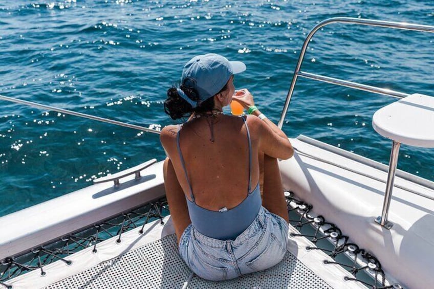 Deluxe Catamaran to Isla Mujeres, with Drinks, Snorkel & Buffet