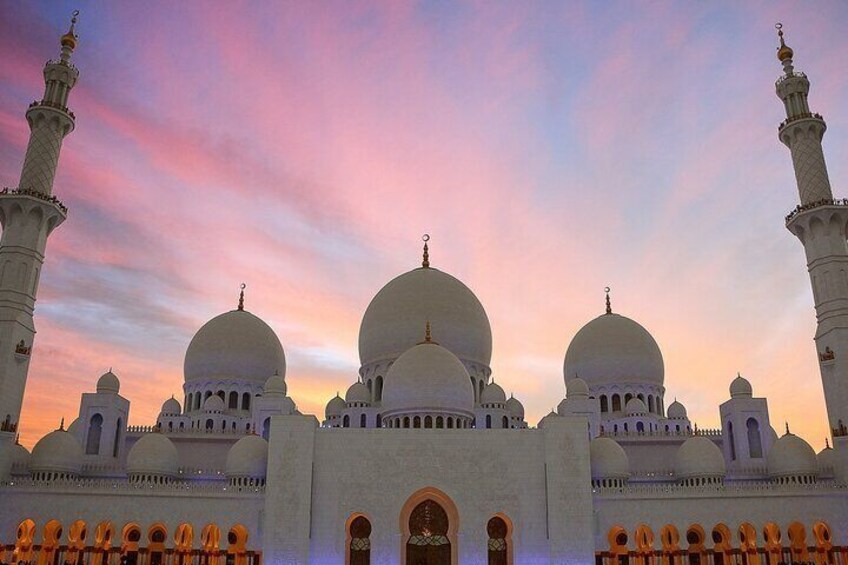 Guided Sheikh Zayed Mosque Half Day Tour in Abu Dhabi