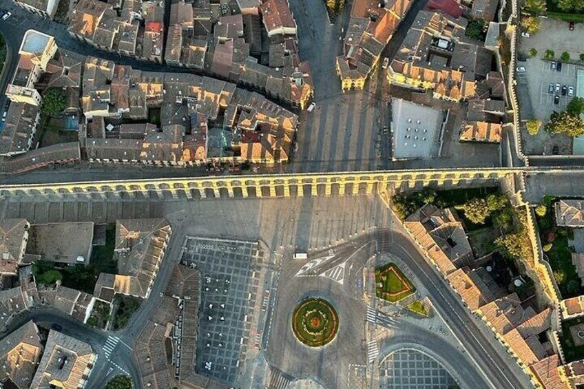 Balloon flight at sunrise in Segovia