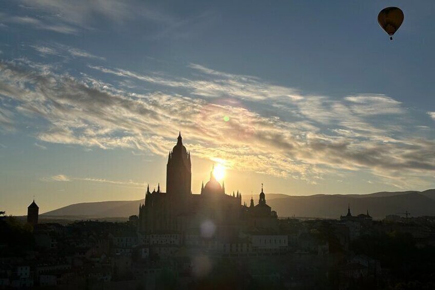 Balloon flight at sunrise in Segovia