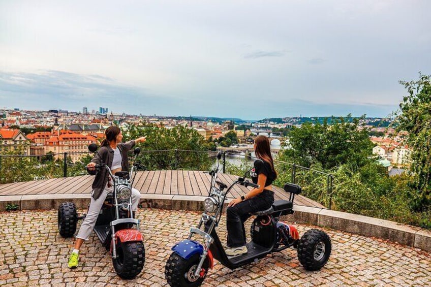 Adventurous Sightseeing & Fun Riding Live Guide Trike Group Tour 