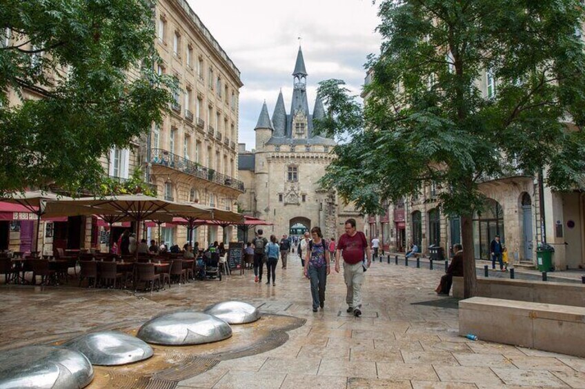 Bordeaux’s Iconic Landmarks: A Private Bike Tour