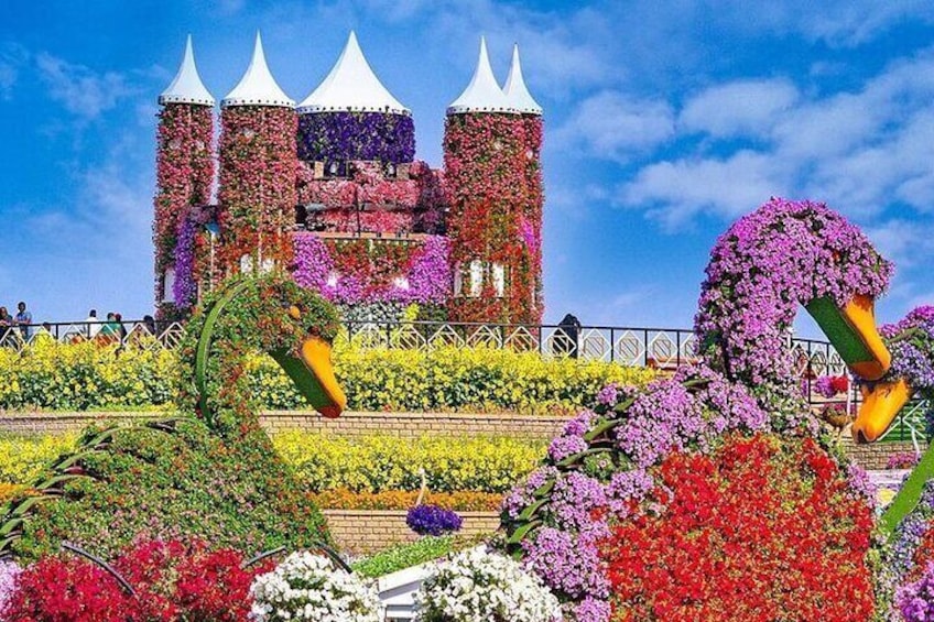  Dinner in the Sky and Miracle Garden Tour with Private Transfer