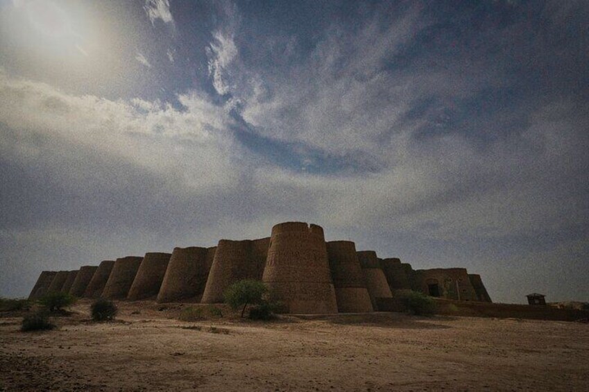3-Days Guided Tour Of Multan, Bahawalpur, Uch Sharif & Derawar Fort (Cholistan)