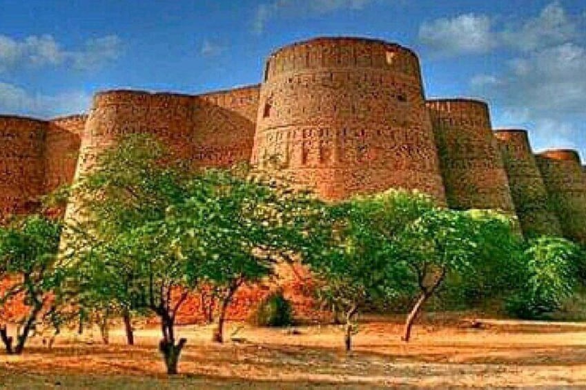 Derawar Fort which attracts tourists from miles, it is situated in the desert of Cholistan in South Punjab.