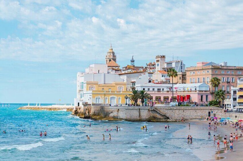 One Day Private Historical Tour in Tarragona and Sitges