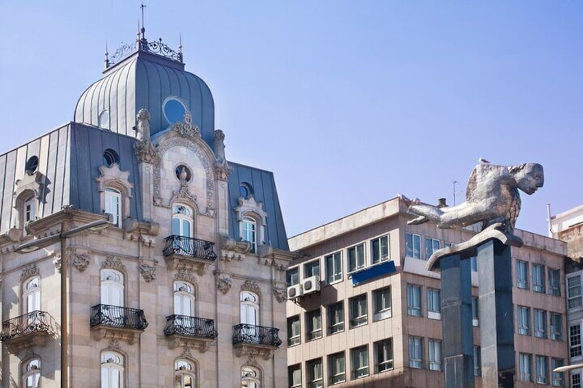 Private Walking Tour from Casco Vello to Mercado da Pedra in Vigo