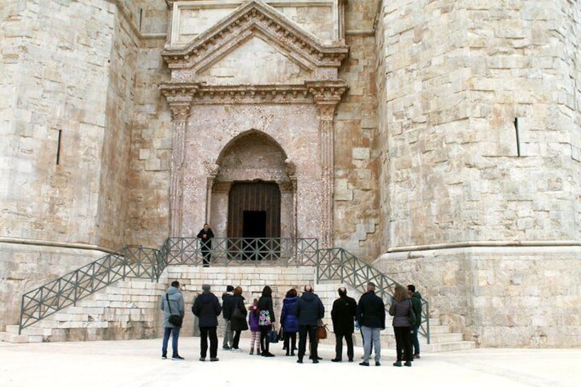 Trani – Castel del Monte: organized tour in 4 hours