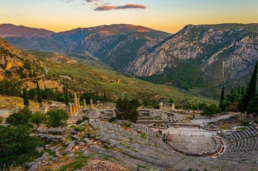 Full Day Private Tour To Meteora - Thermopylae - Delphi