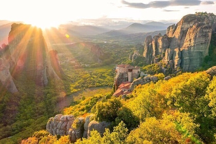 Full Day Private Tour To Meteora - Thermopylae - Delphi