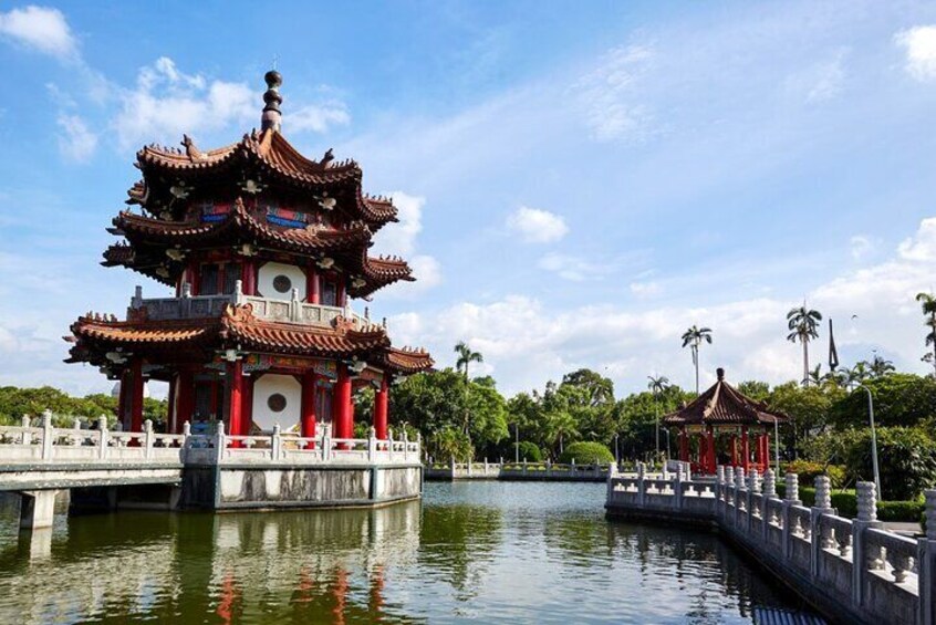 LGBTQ Must Visit Half Day Guided Tour in Taipei