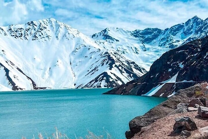 Cajon del Maipo and Embalse El Yeso with Picnic