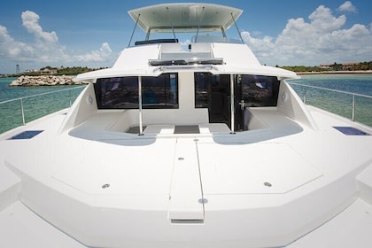 All-inclusive Tulum: Private Romantic Dinner on a Luxury Yachts