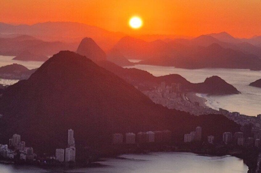 AVenturismo 2 Irmãos hill + Favela of Vidigal