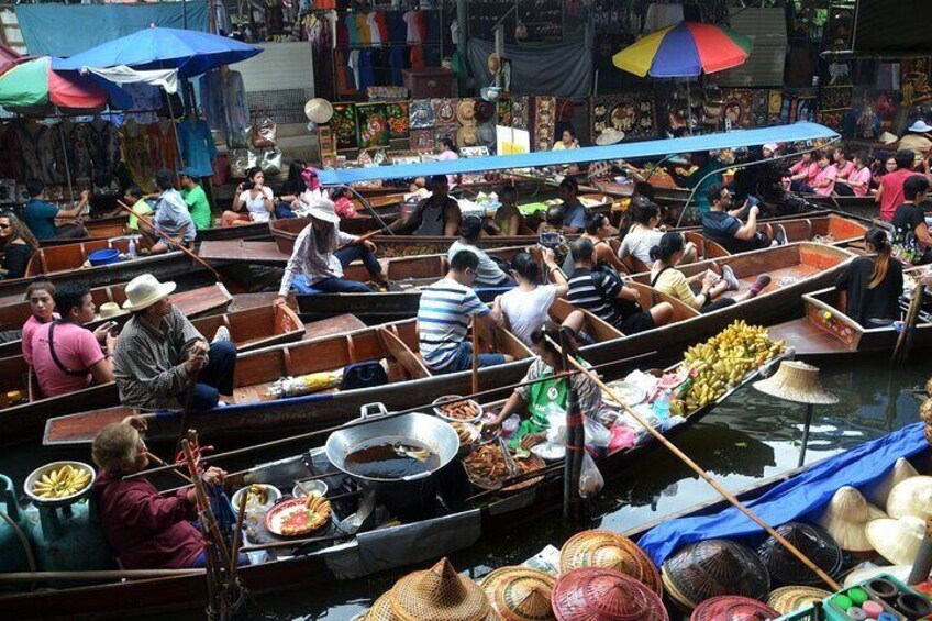 Floating Market Damnoen Saduak