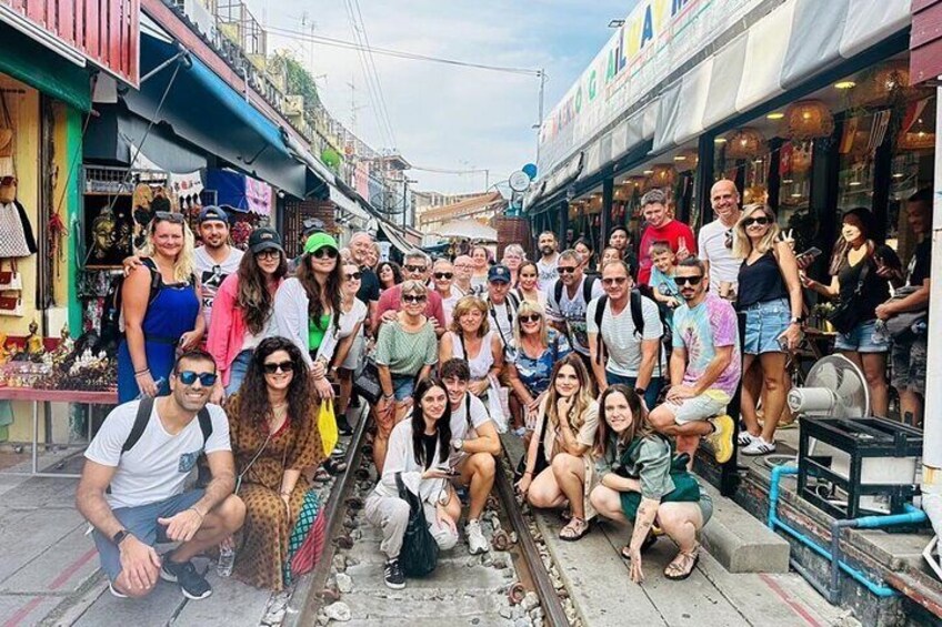 Bangkok: Floating and Train Market with Boat and Train Ride