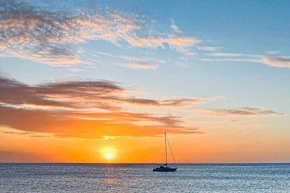 Small Group Waikiki Sunset Sailing Tour