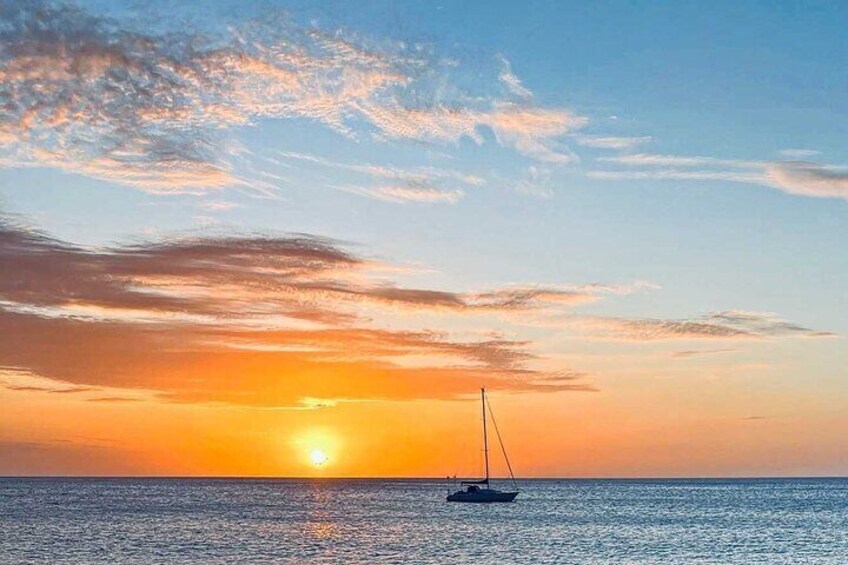 Small Group Waikiki Sunset Sailing Tour 