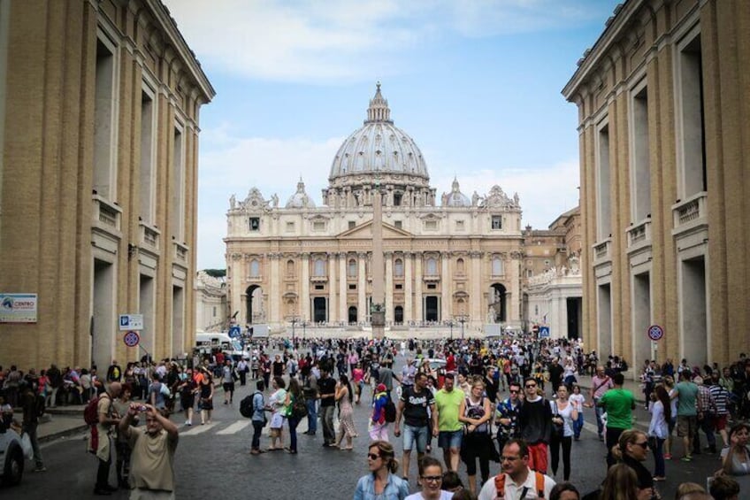 St Peter's Basilica & Grottoes Small Group Tour with Dome Climb