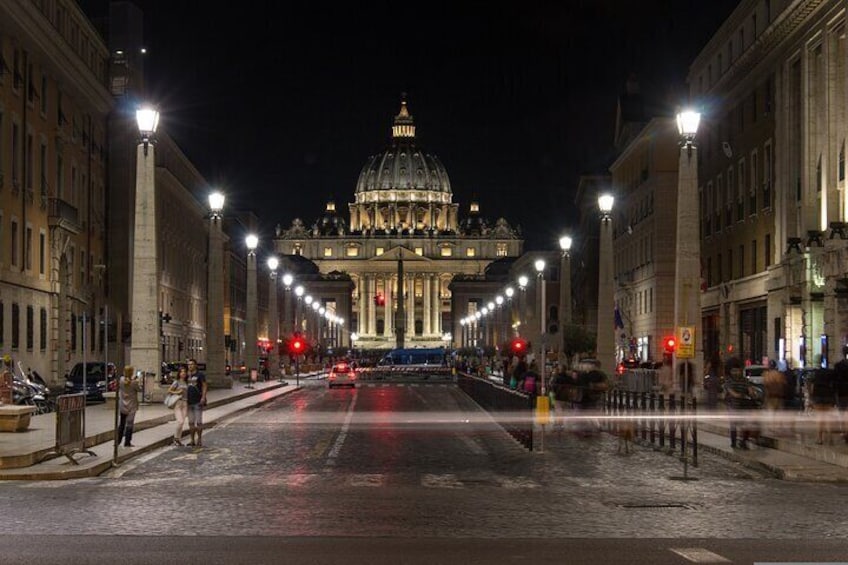St Peter's Basilica & Grottoes Small Group Tour with Dome Climb