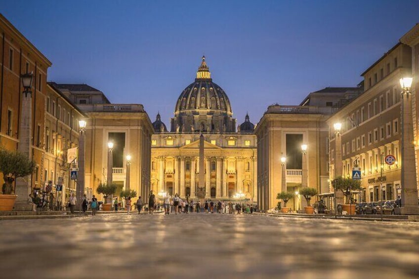 St Peter's Basilica & Grottoes Small Group Tour with Dome Climb