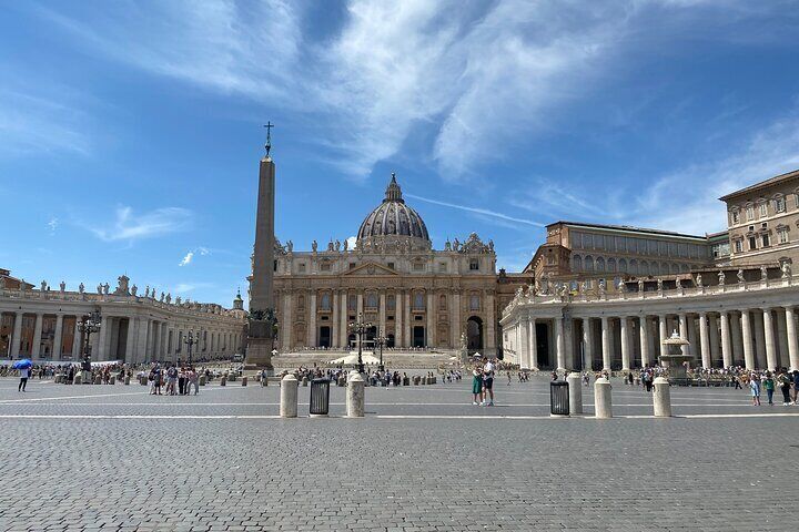 St Peter's Basilica & Grottoes Small Group Tour With Dome Climb